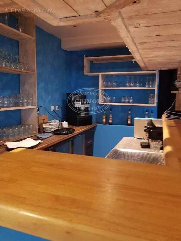 Commerce à LEZIGNAN-CORBIERES