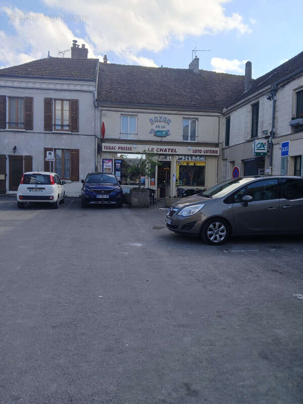 Appartement à JOUY-LE-CHATEL
