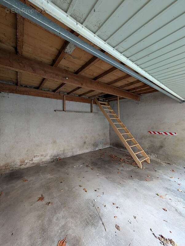 Garage + cour + mezzanine - photo 2