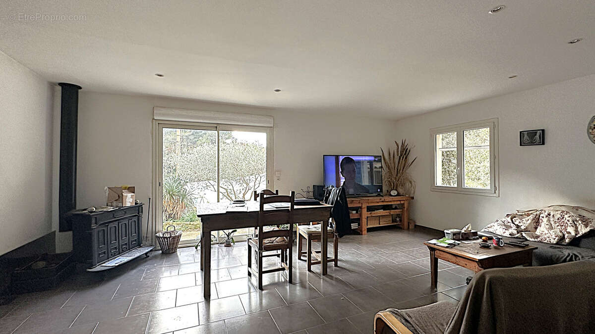 Maison à PELISSANNE