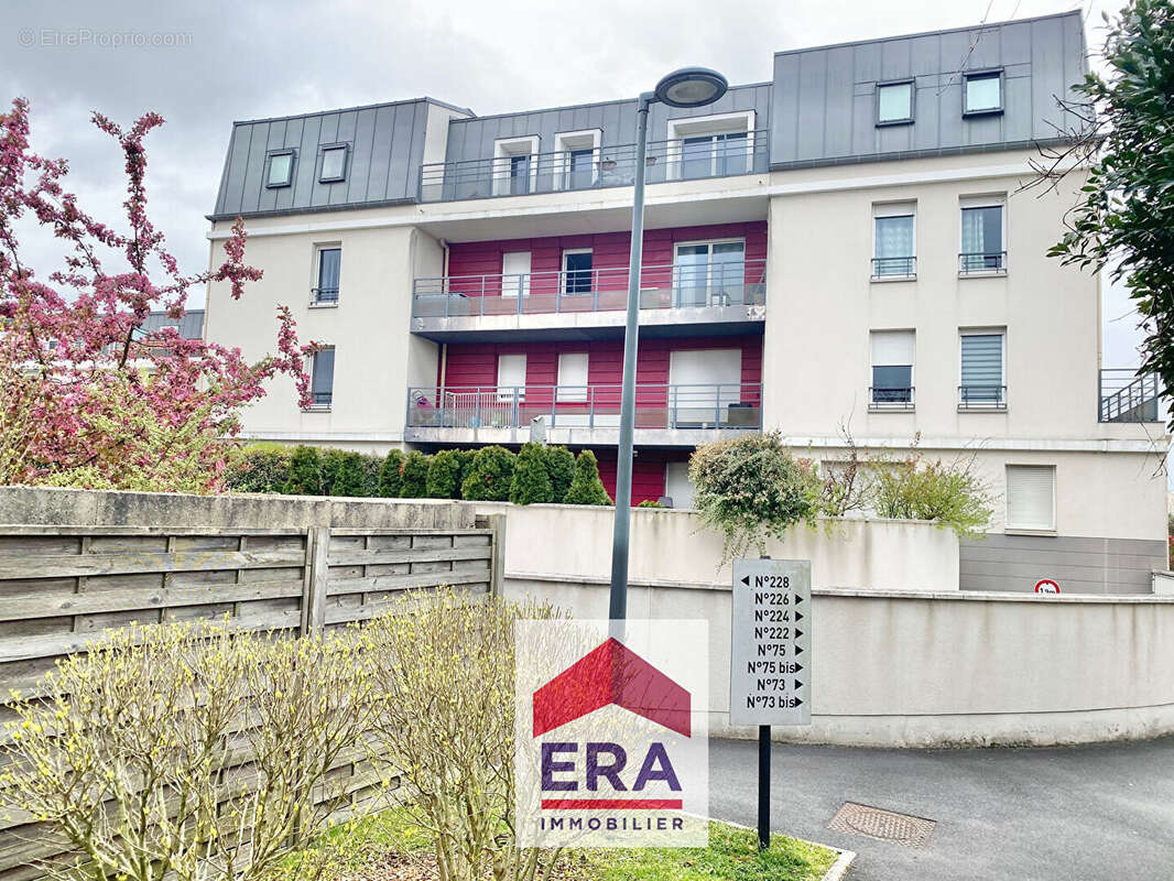 Appartement à SARTROUVILLE