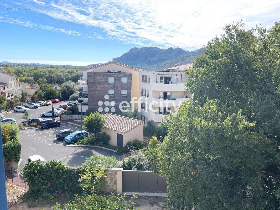 Appartement à LE MUY