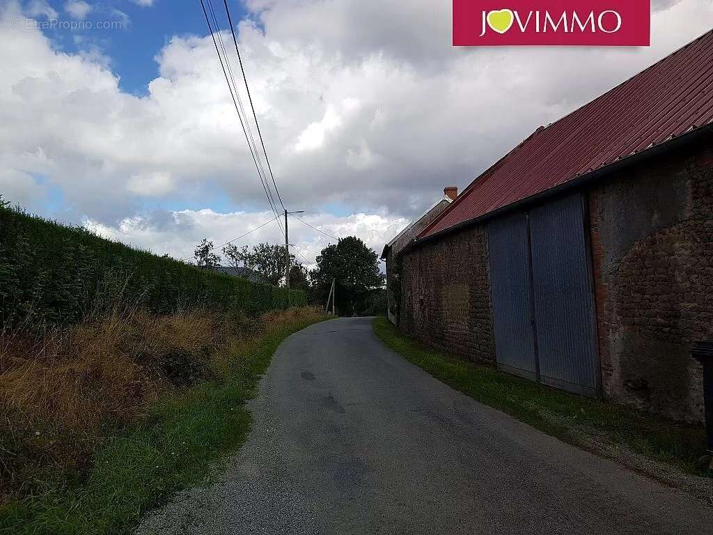 Maison à SAINT-PRIEST-DES-CHAMPS