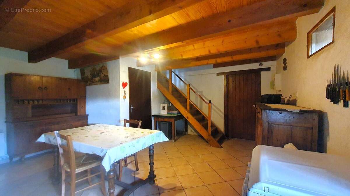 Charmante propriété avec 6 hectares de terrain à La Salvetat-Peyralès - photo 12