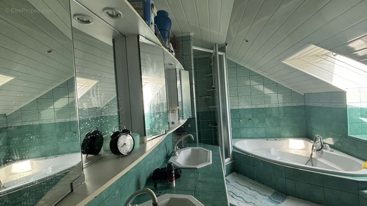 Maison à VETRAZ-MONTHOUX