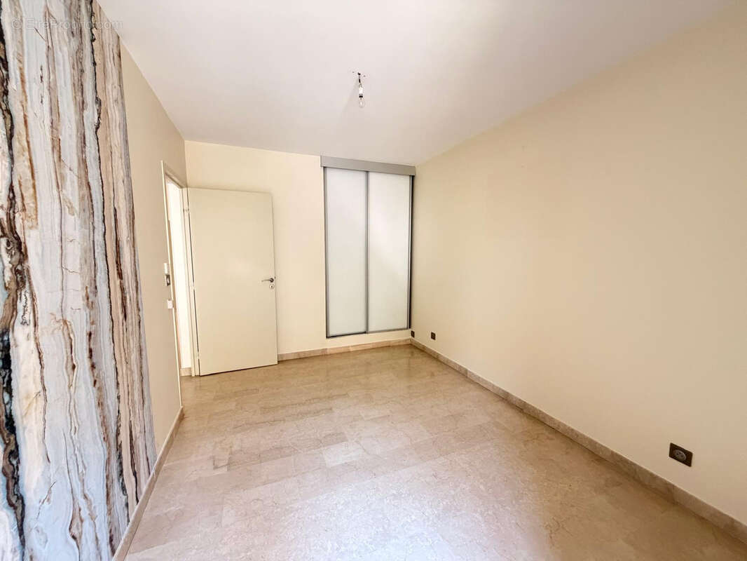 NIMES LA CIGALE Superbe appartement 5 pièces de 117 m2 avec terrasses, piscine, tennis - photo 10