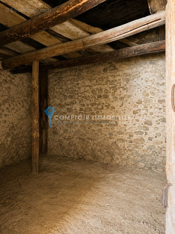 Maison de village de caractère à Labeaume   103 m2 habitables et près de 400 m2 de surfaces utiles à valoriser - photo 15