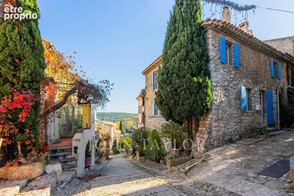 Charmante maison de village du 19ème à vendre à Ventabren avec vue sur la Sainte Victoire - photo 2