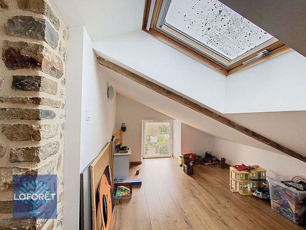 Maison à SAINT-CHRISTOPHE-DES-BOIS