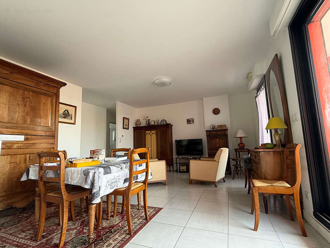 Exceptionnel en plein centre-ville - Appartement avec ascenseur et terrasse de  64 m2 - photo 6