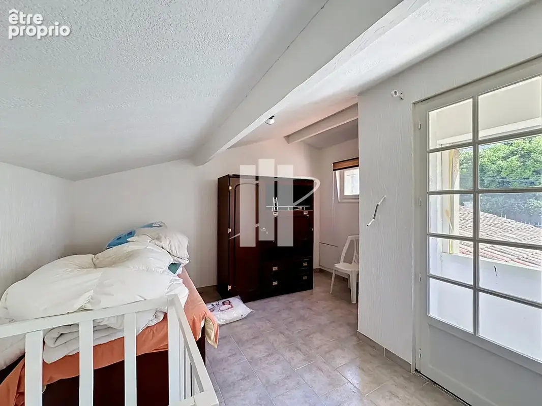 villa de 250m2 divisée en 2 appartements avec piscine. - photo 10