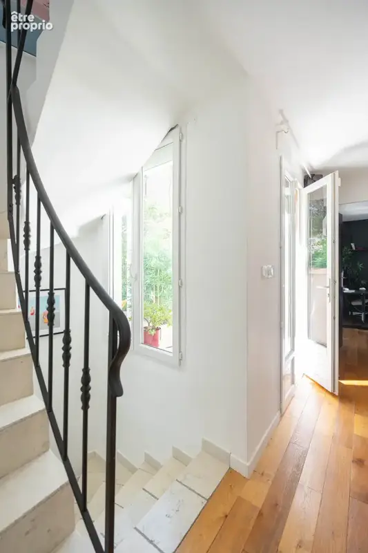 Triplex + deux terrasses + deux garages rare à la vente - photo 17