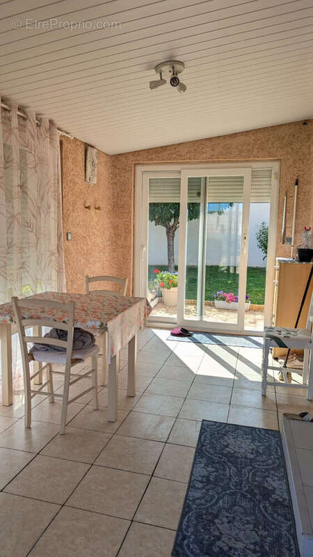 Maison 84 m² à Bonson  - photo 7