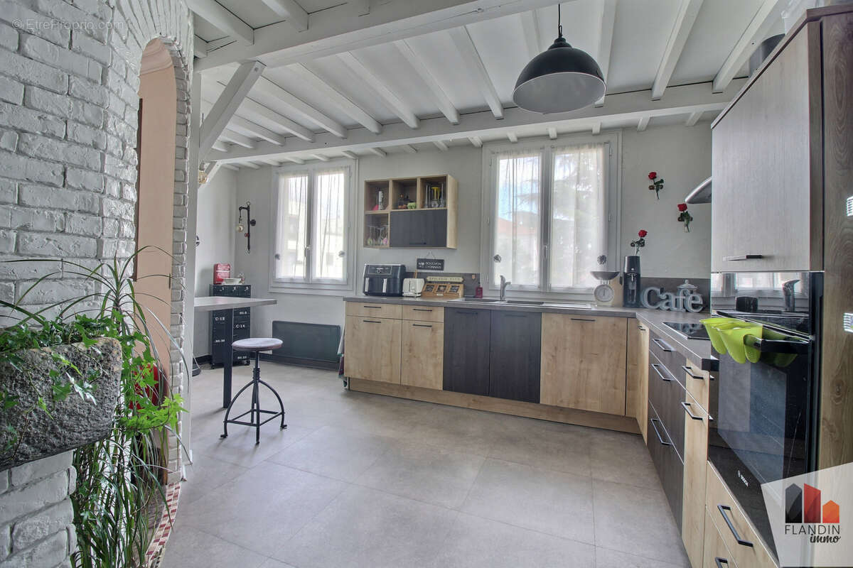 Appartement à LYON-8E