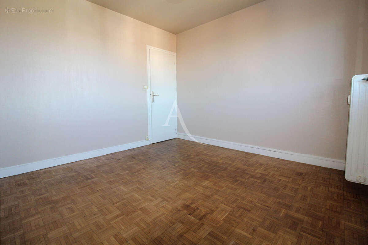 Appartement traversant Chalon Sur Saône T3 - Saint-Jean-des-Vignes - photo 9