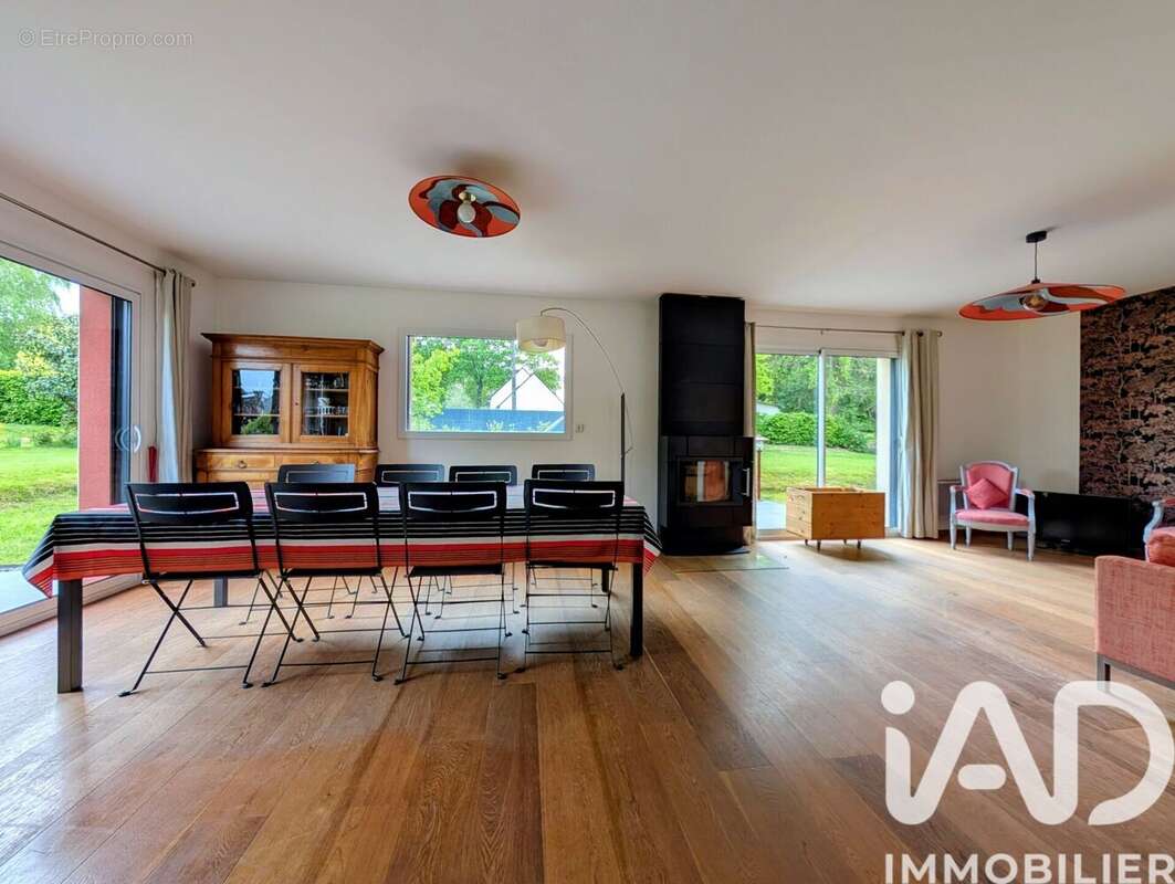 Photo 2 - Maison à SAINT-GONDRAN