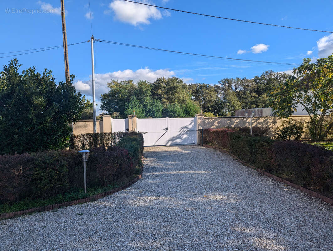 Maison à SAINT-MAURICE-SUR-FESSARD