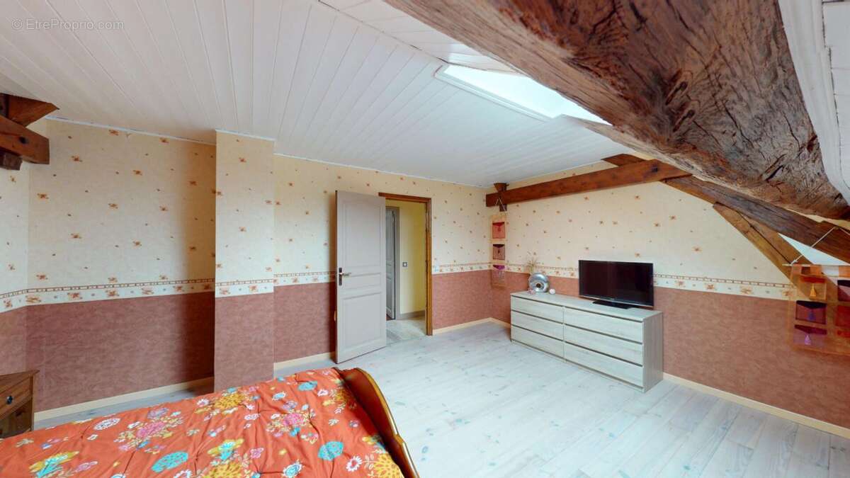 Maison à JOUY-LE-CHATEL