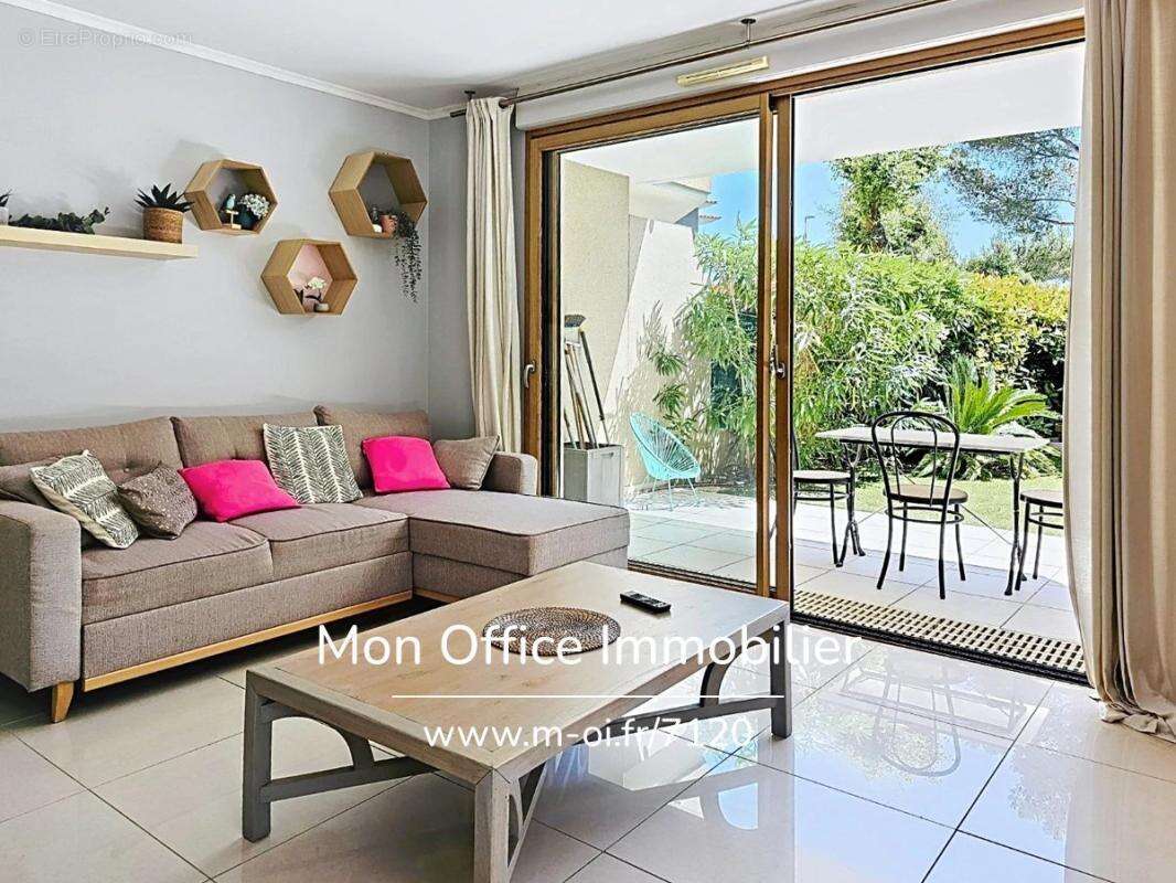 Référence : 7120-les - appartement t3 grand jardin proche centre & plages à cavalaire sur mer - photo 7