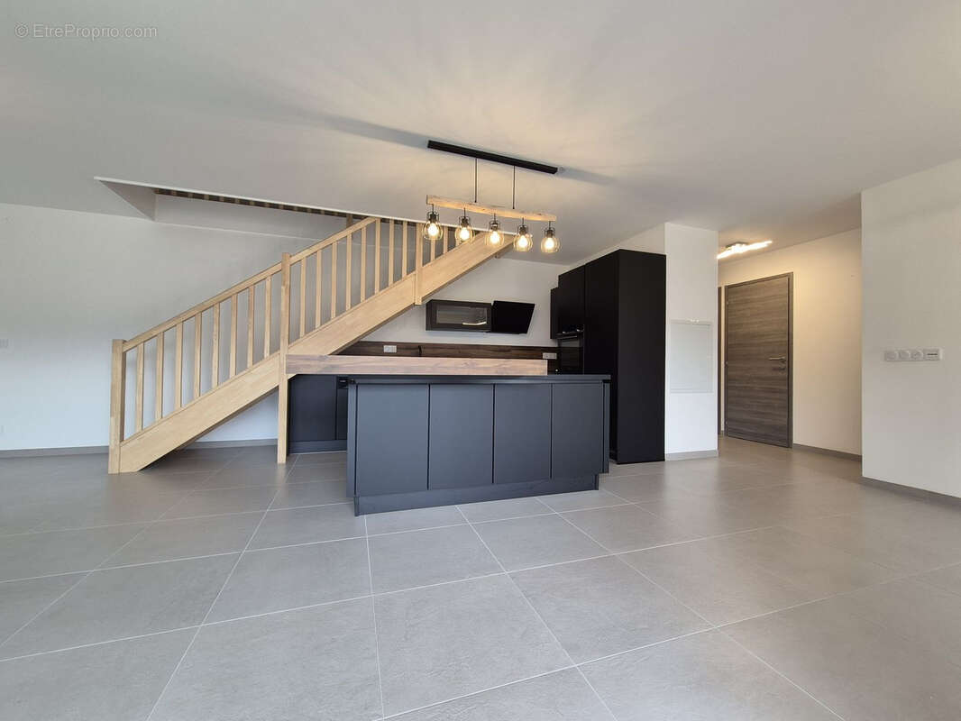 Appartement à GILLY-SUR-ISERE