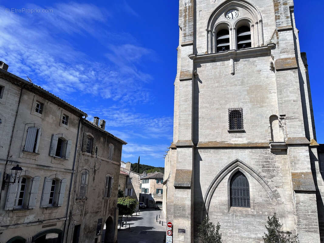 Appartement à VILLENEUVE-LES-AVIGNON