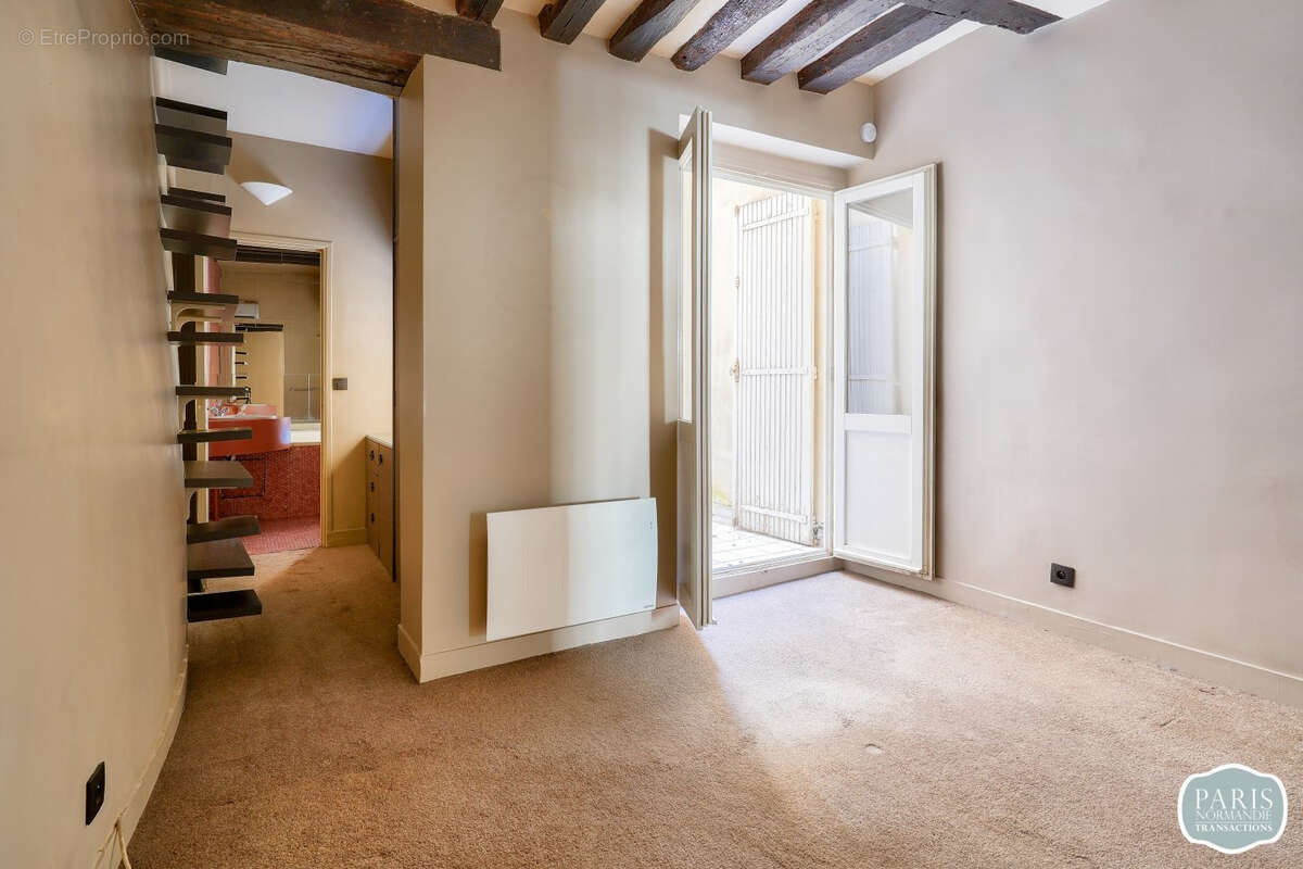 Appartement à PARIS-4E