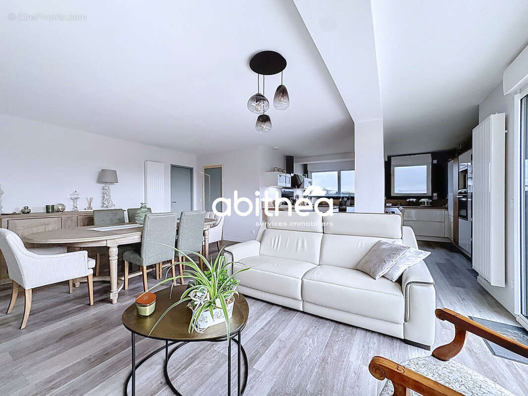 Maison à COURRIERES