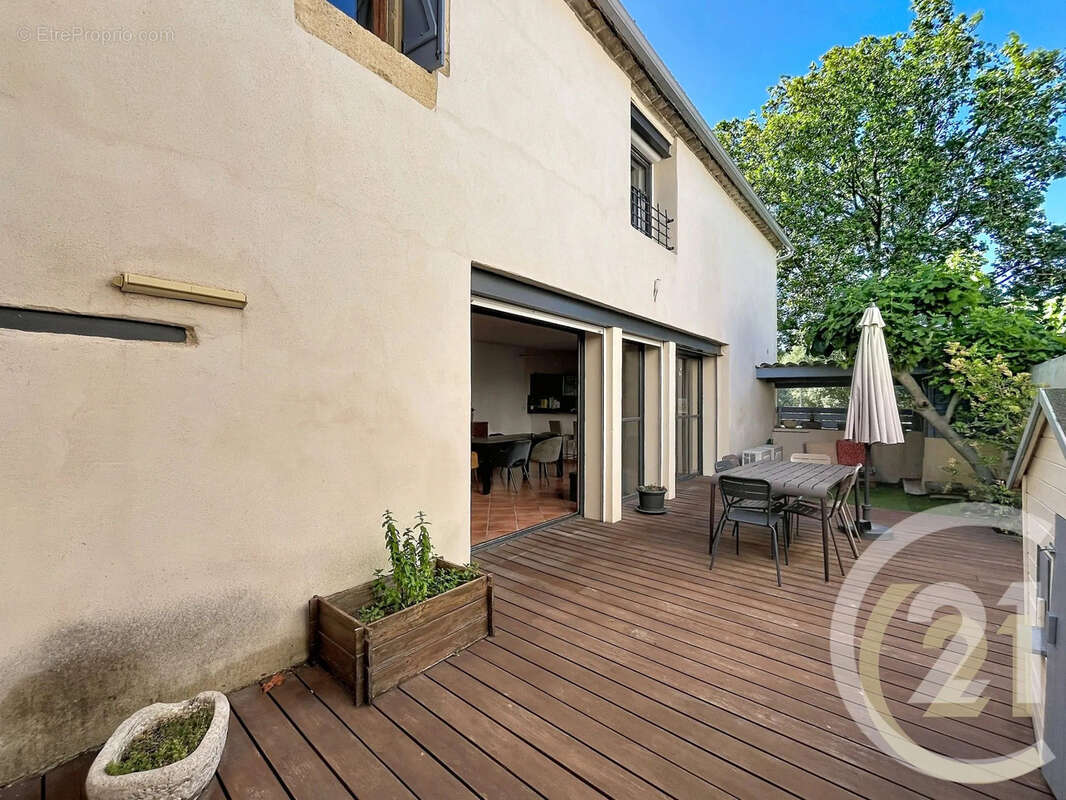 Maison 205 m² à Saint-Jean-De-Vedas  - photo 2