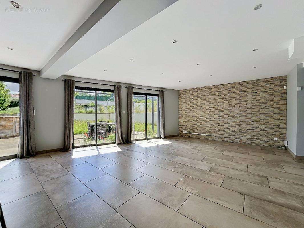 Maison 142 m² à Loire-Sur-Rhone  - photo 5