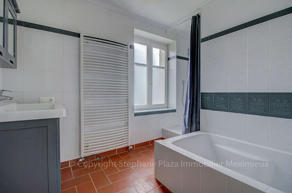 Maison à VILLARS-LES-DOMBES