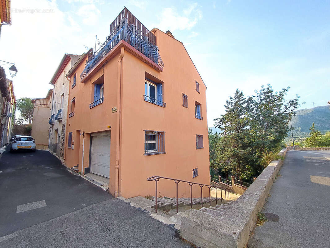 Maison à LATOUR-DE-FRANCE