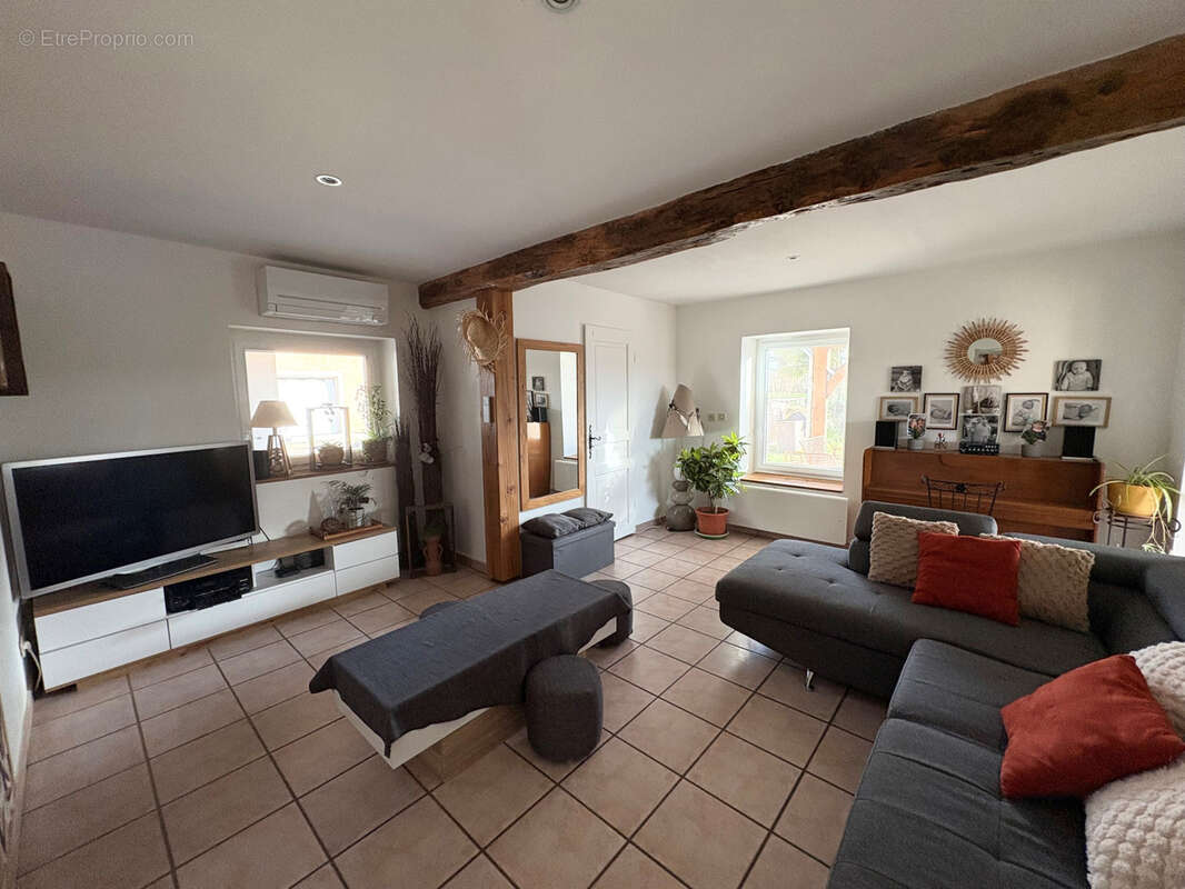 Maison à SAINT-JEAN-DE-THURIGNEUX