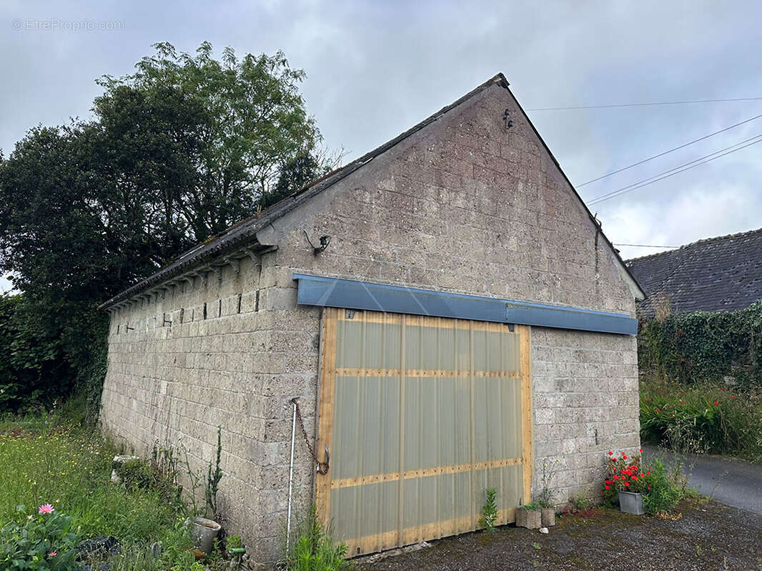A vendre maison de ferme ou corps de ferme avec hangars et terrains proximite landerneau en campagne - photo 5