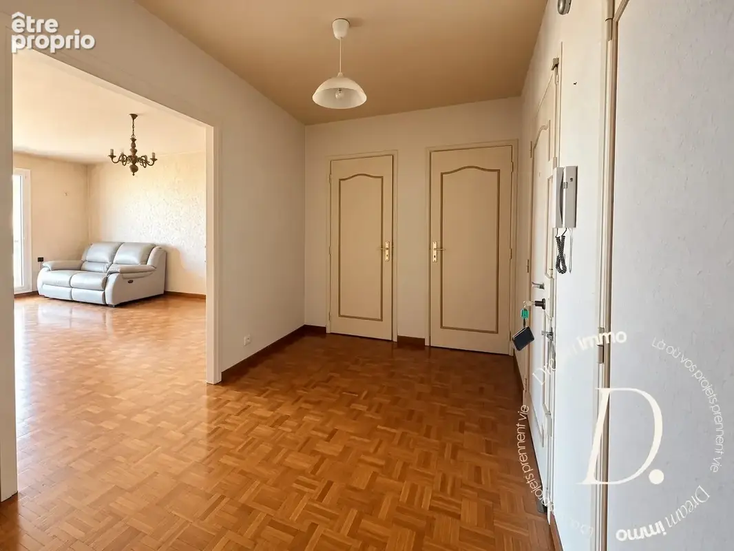Appartement 2 pièces 71 m² à vendre à Marseille-6e (13006) - photo 4