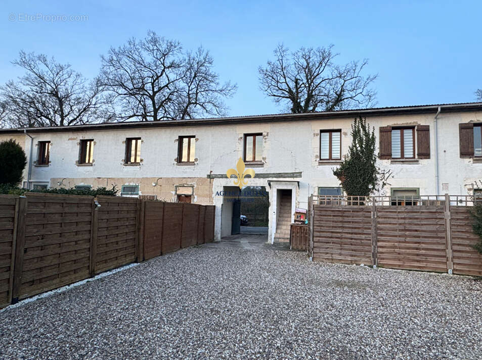 Appartement à LAMORLAYE