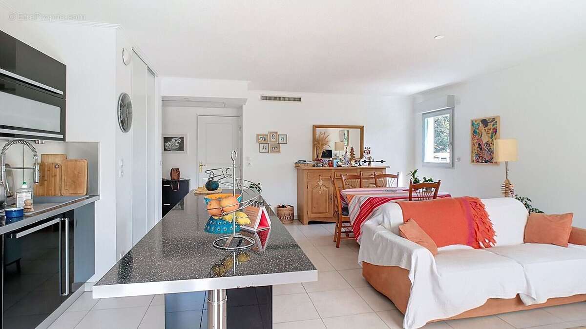 Appartement à MANDELIEU-LA-NAPOULE