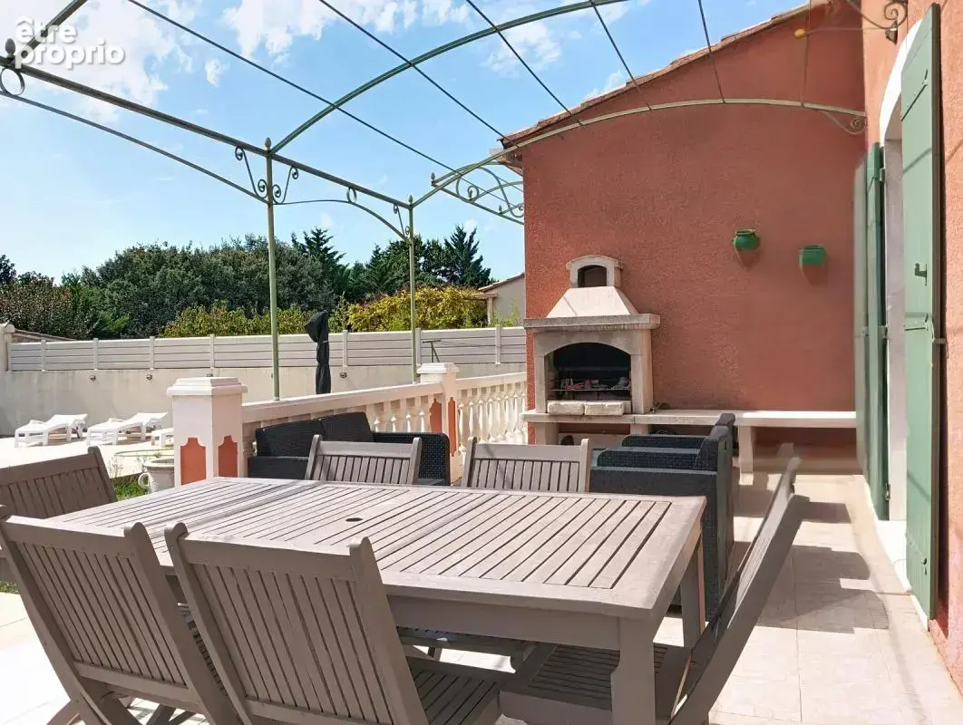 Exclusivité – Maison avec piscine au cœur du Vaucluse - - photo 5