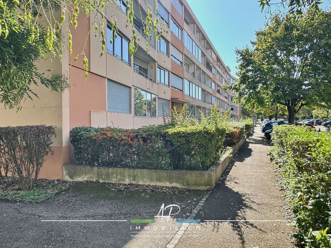 Appartement à CHENOVE