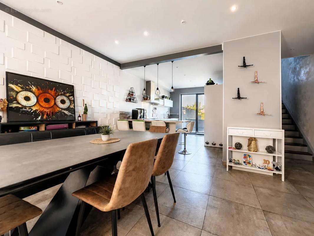 Maison de 8 pièces de 197,6 m² à Yutz - photo 3