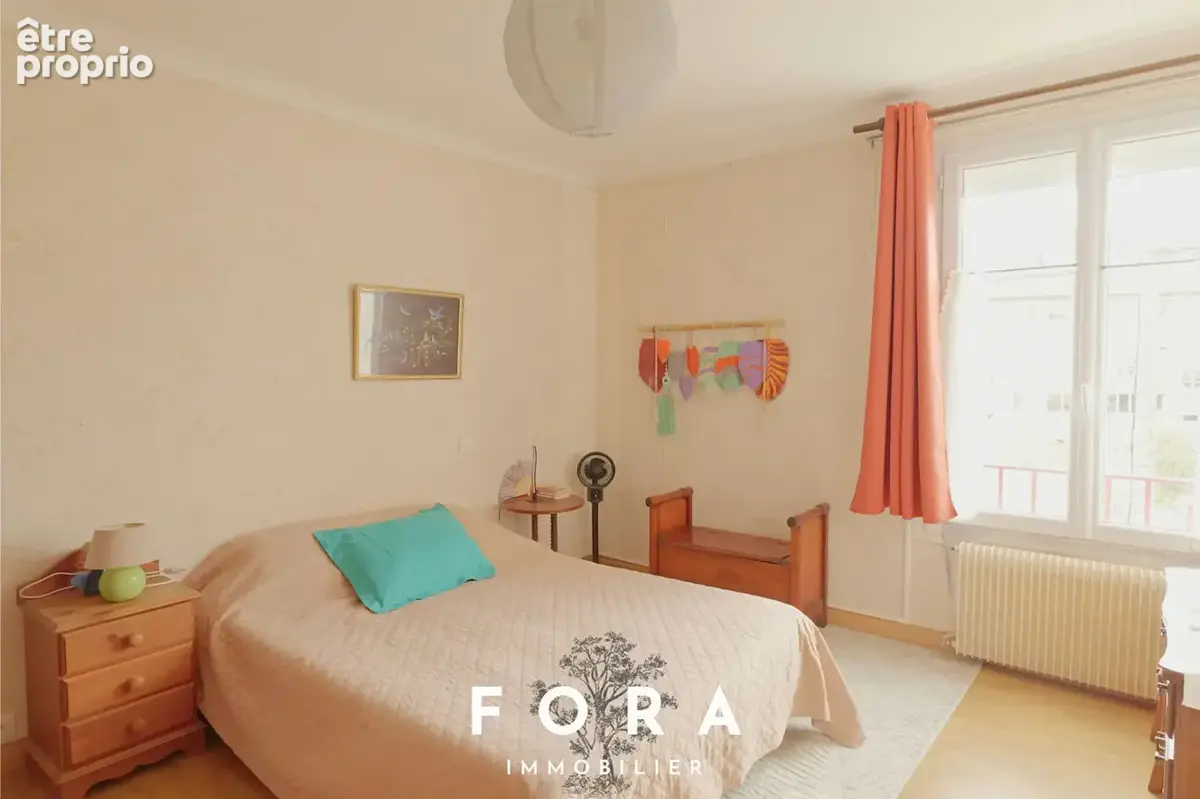 Appartement T3 de 72 m² en parfait état situé en hyper-centre de  Condé-en-Normandie ! - photo 9