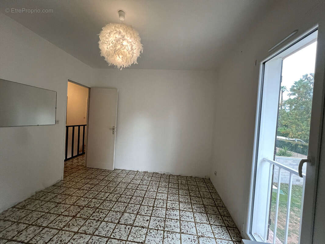 Maison à SOLLIES-PONT