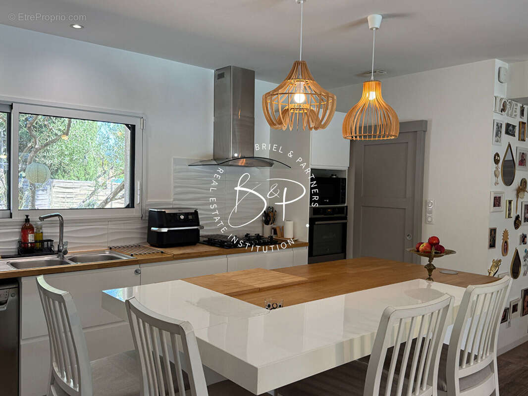 Draguignan Maison contemporaine de 154 m² , 4 ch avec piscine, terrain plat. - photo 8