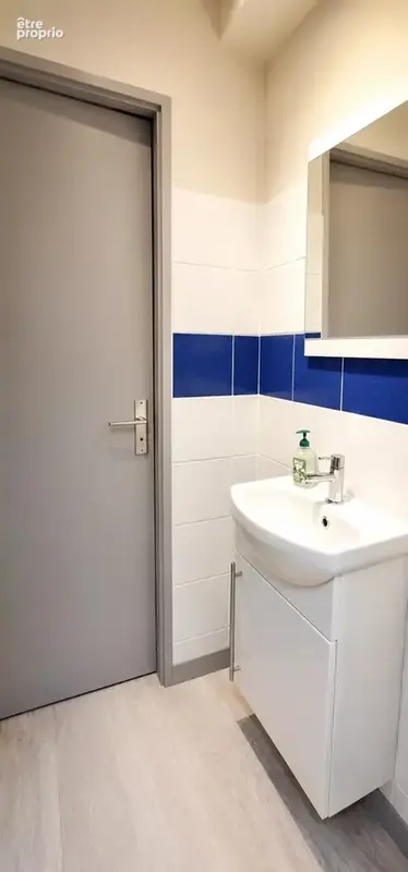 Exclusivite : centre ville appartement t2  au 1er étage . - photo 8