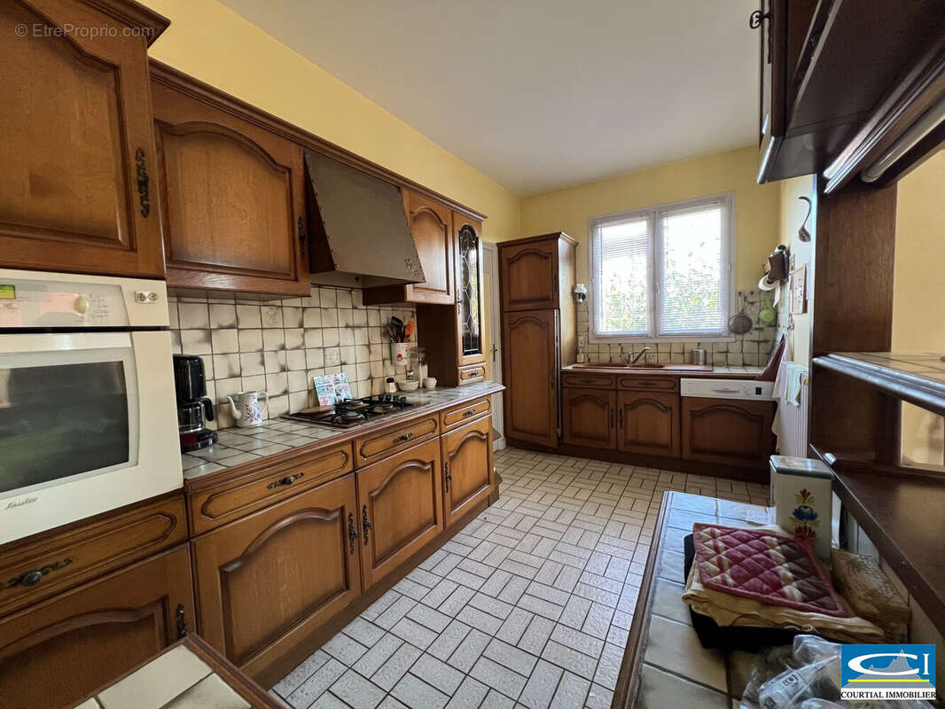 Maison à SAINT-JEAN-DE-MUZOLS