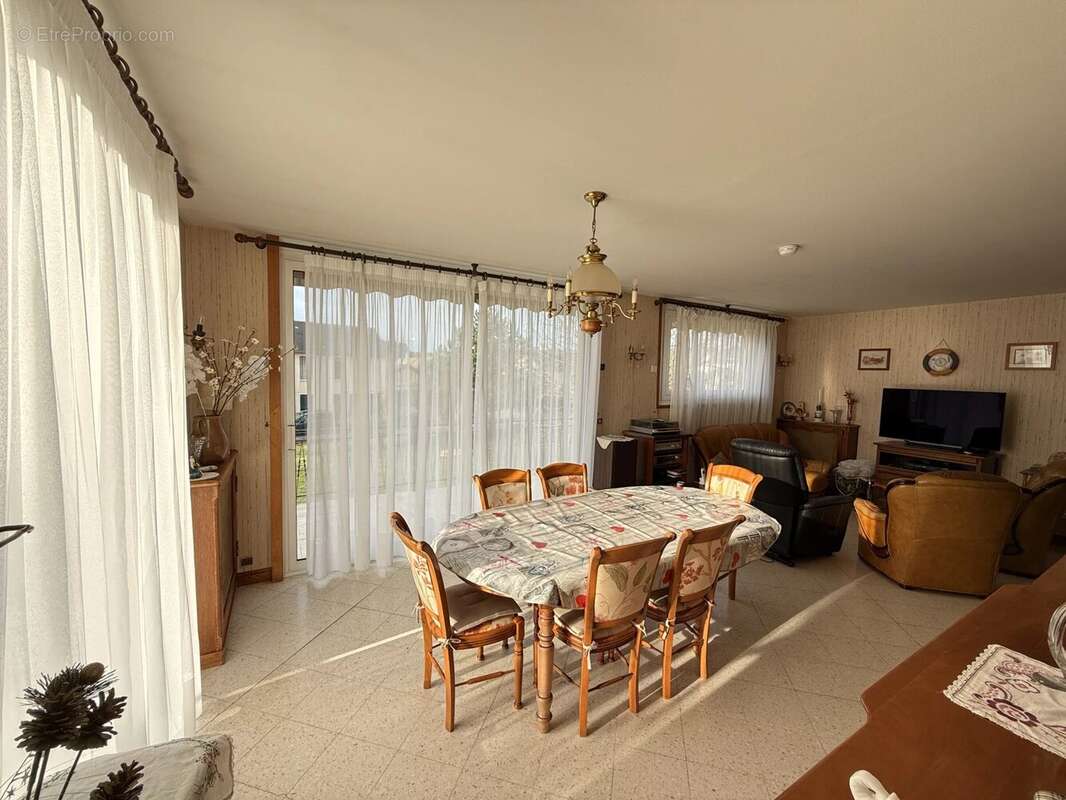 Maison 137 m² à Blonville-Sur-Mer  - photo 4