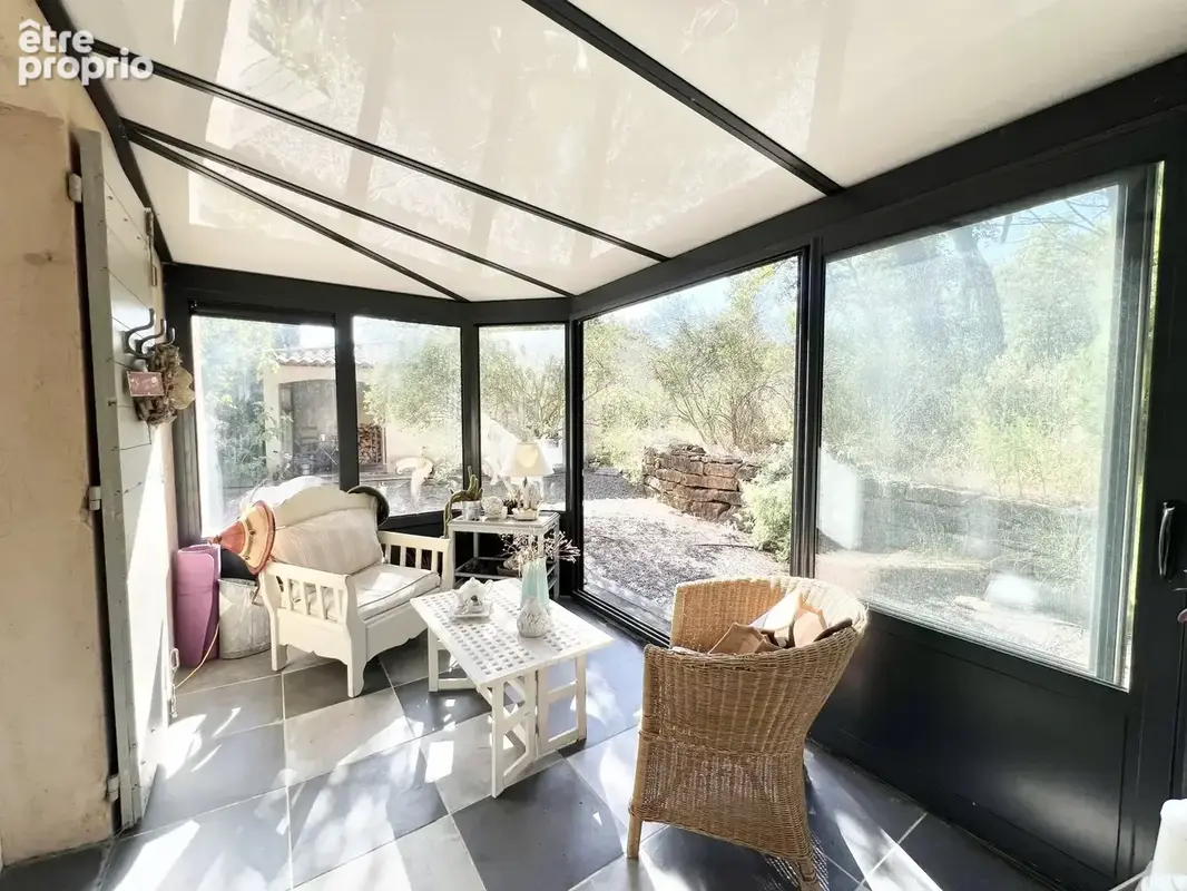 Villa d'architecte sur 5 350 m² de terrain avec piscine - photo 5