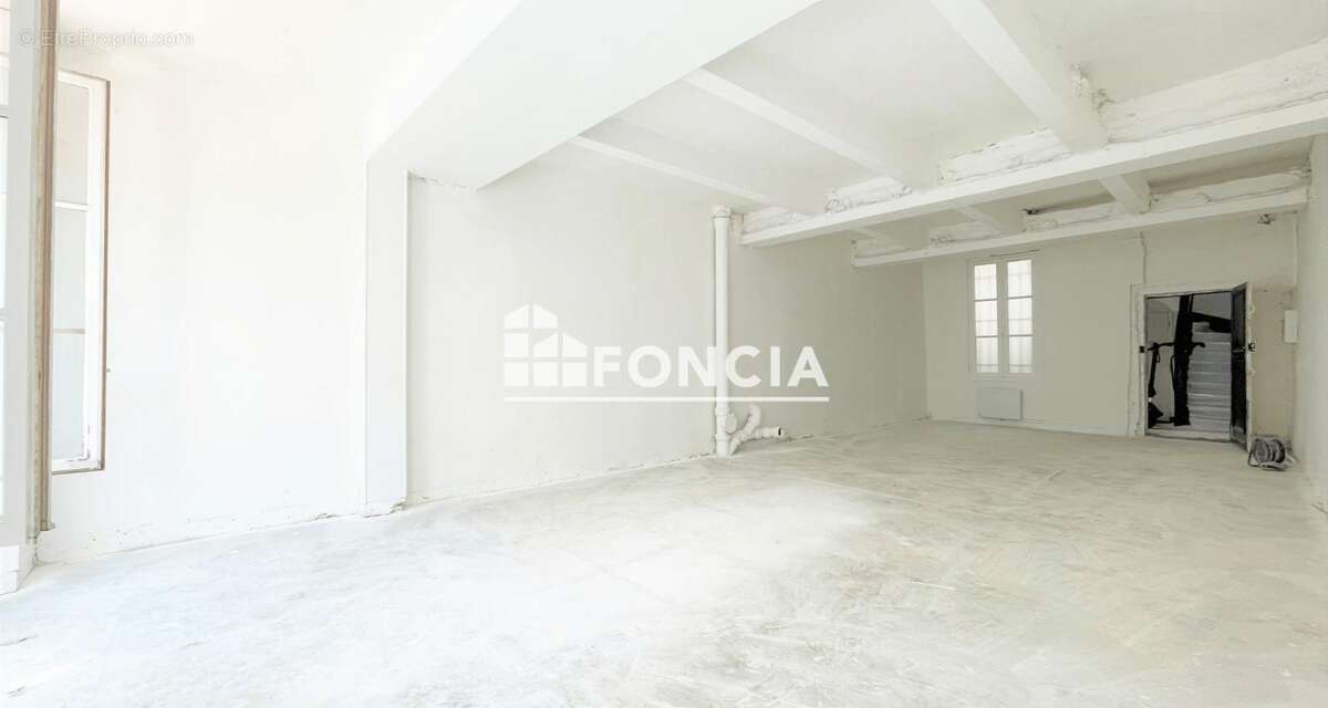 Paris iii – reaumur-sebastopol / rue saint martin – appartement traversant et lumineux - photo 5