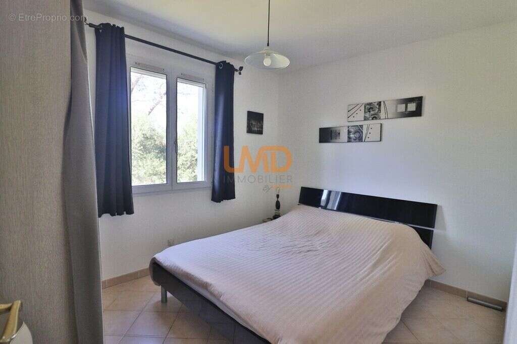 Carcès: maison T5  91m2 et atelier sur terrain 2700m2 - photo 8