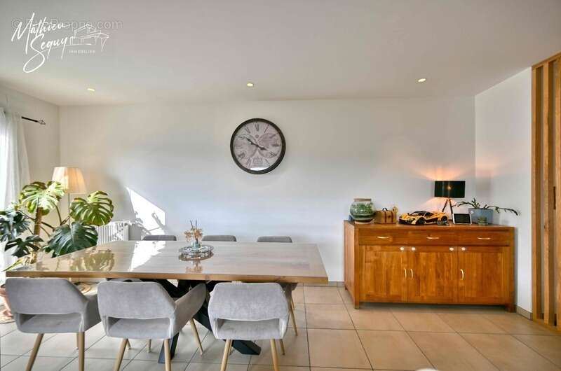 Appartement à THURINS