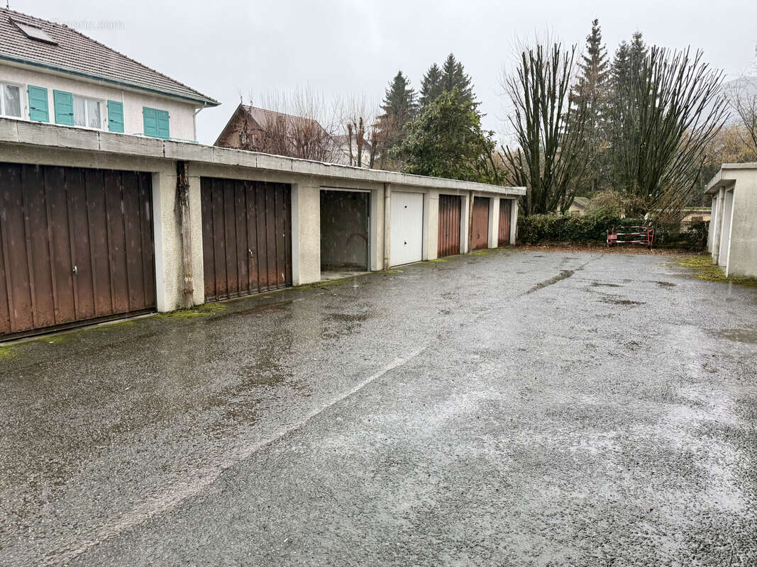 Parking à ANNECY-LE-VIEUX